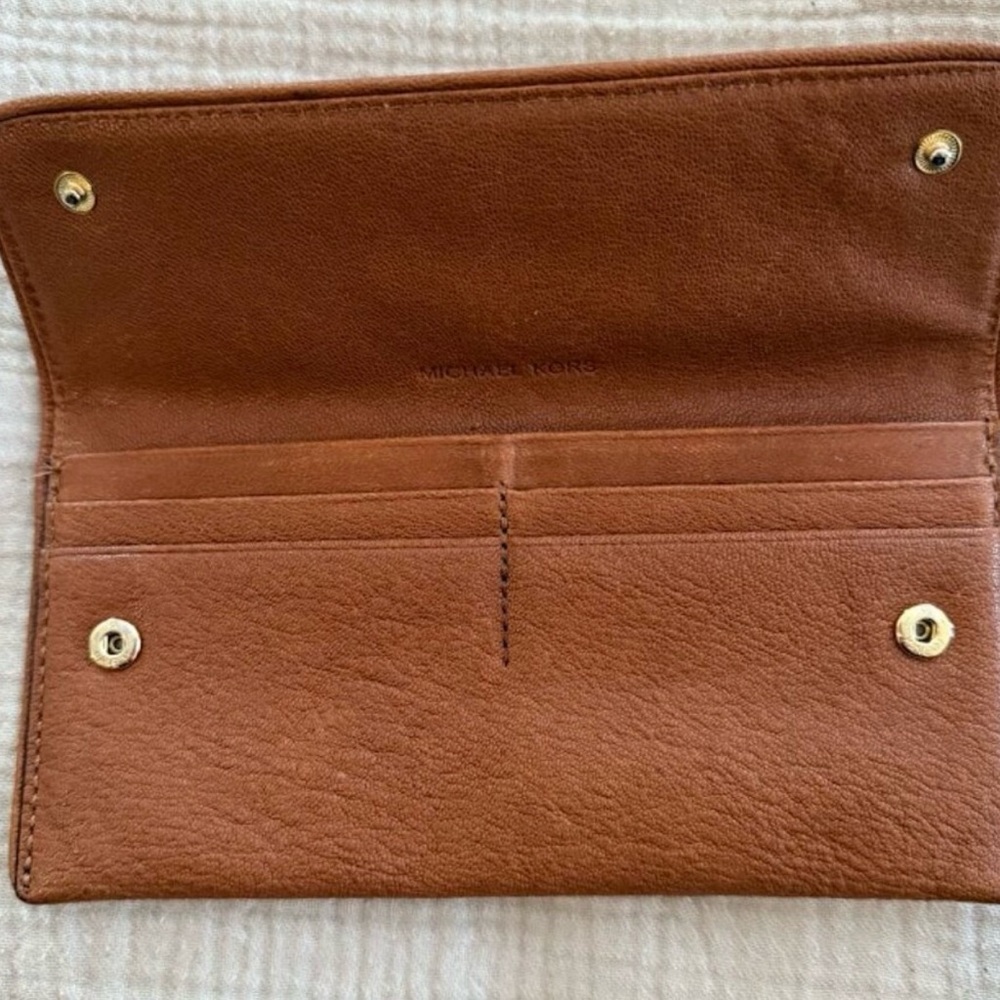 Michael Kors NWT Tan / Brown Crossbody bag with EUC Michael Kors wallet - Picture 8 of 11